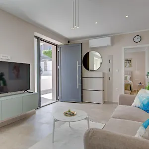 Apartman Delux Angie With Free Parking, Pula