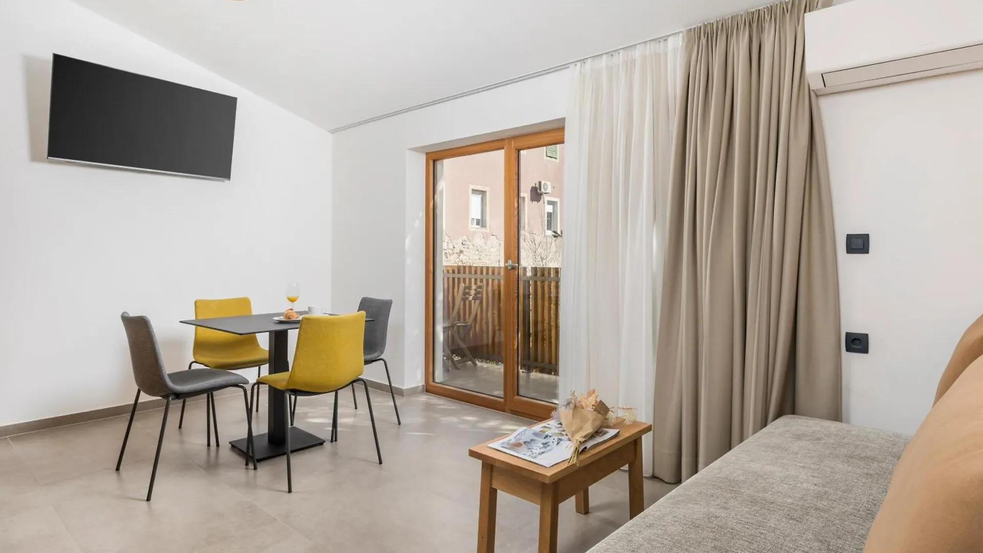 Pula Residence Rooms And Apartments Old City Center