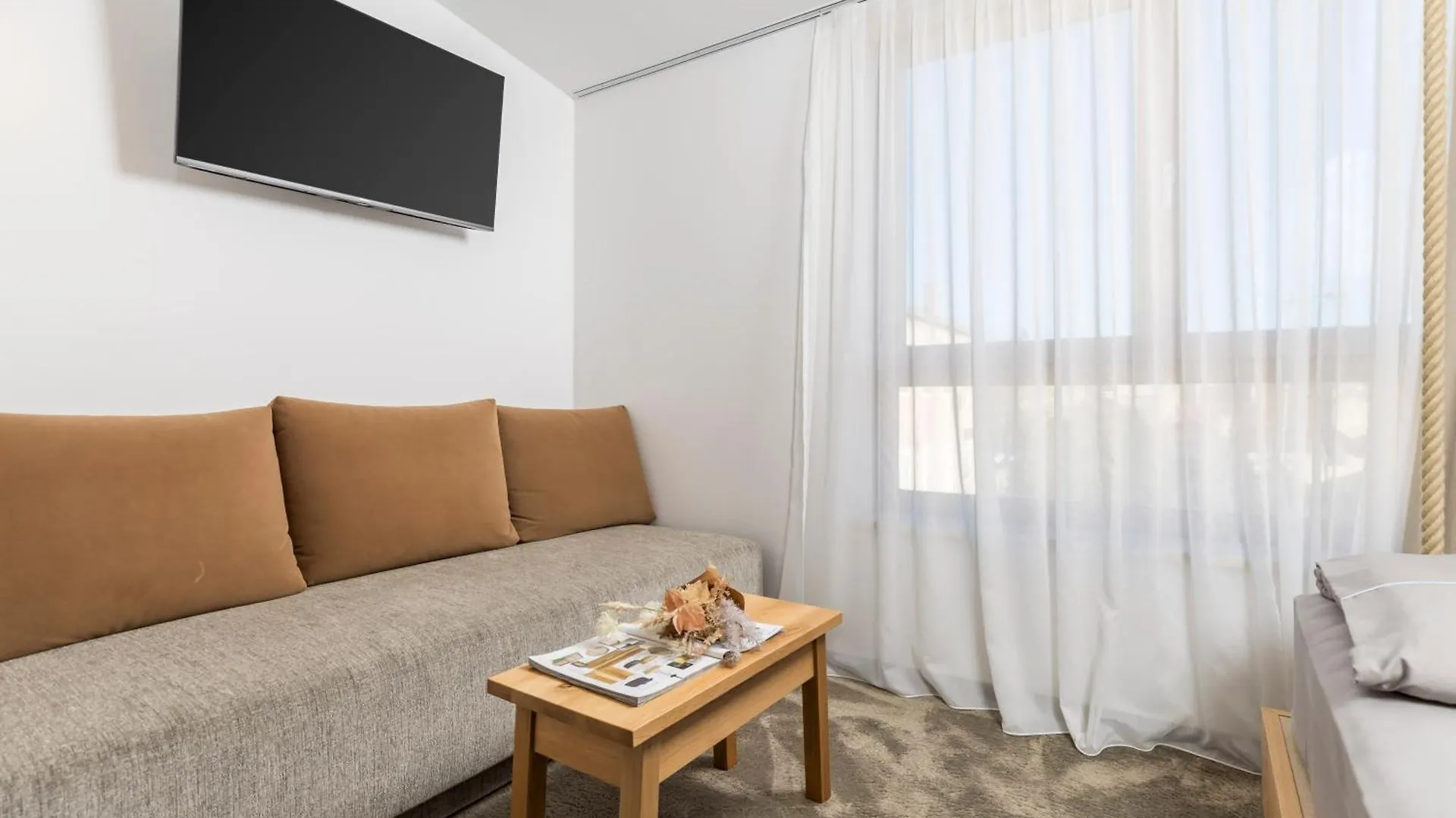 Pula Residence Rooms And Apartments Old City Center